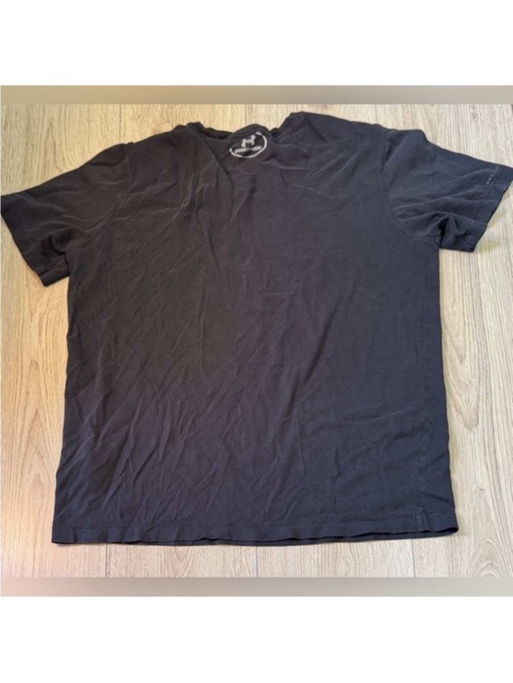 Under armour black heatgear short sleeve shirt top
